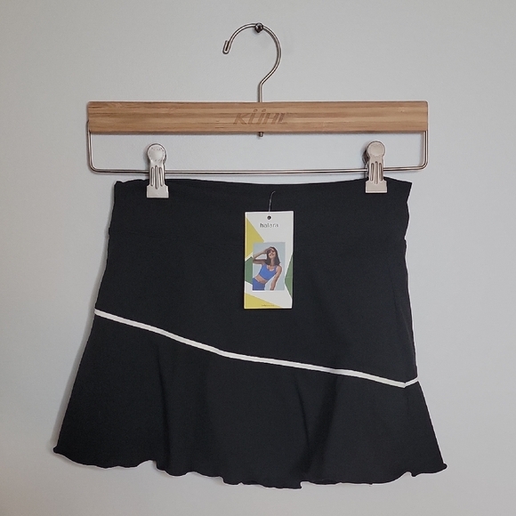 HALARA Dresses & Skirts - HALARA Black and White Asymmetrical Skater Mini Skirt